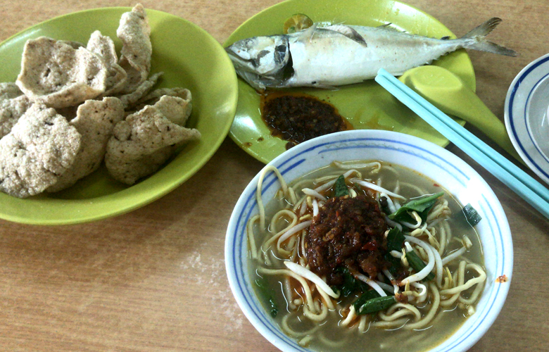 local delights 780x500 fish noodle